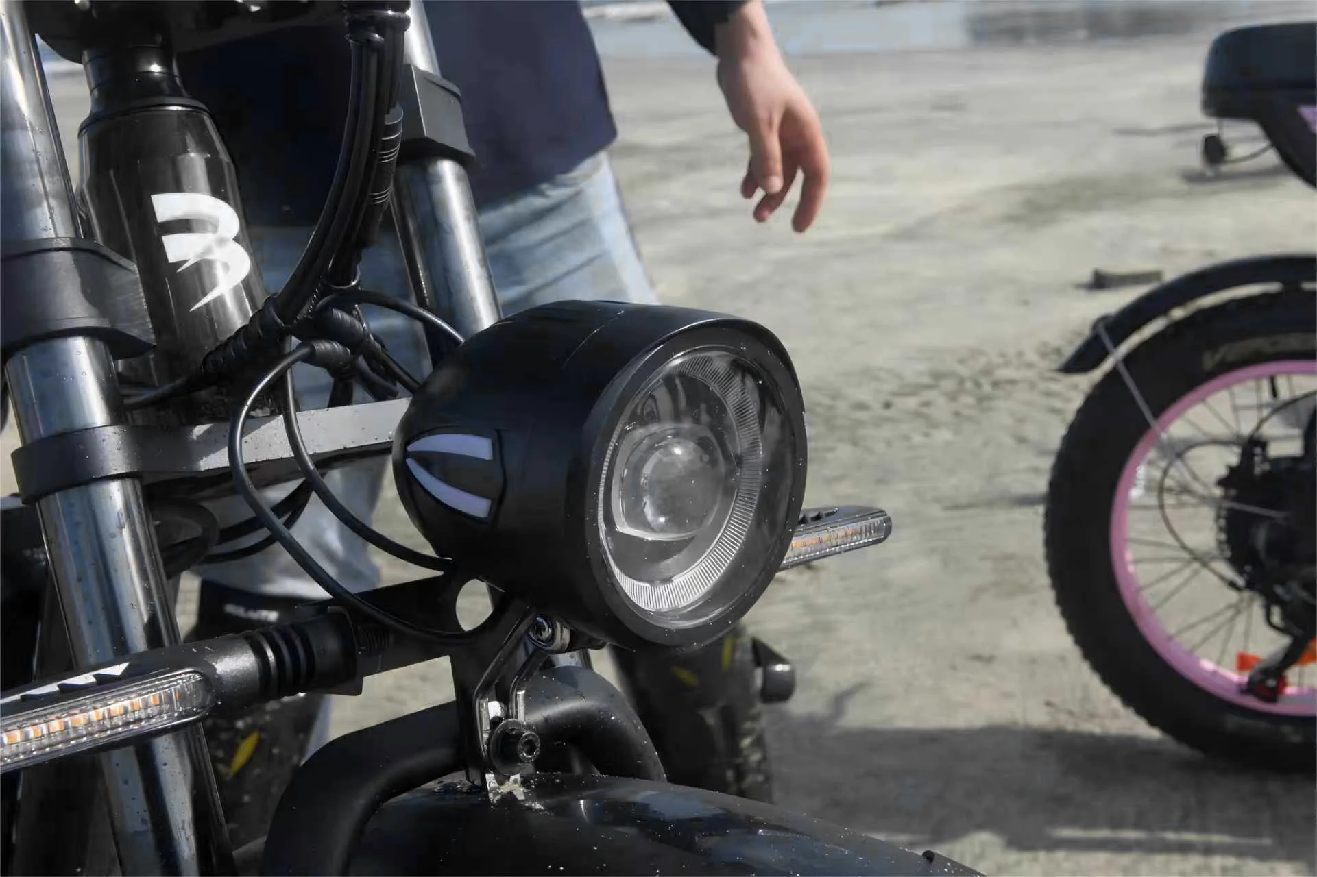 Moobelo M1 2000W Dual-Motor E-Bike 48V 22.4ah Fat Tires