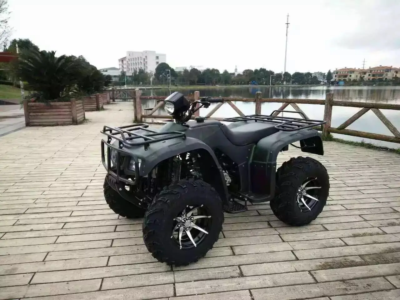 200CC Engine ATV, 4x4 Automatic Transmission All-Terrain Vehicle