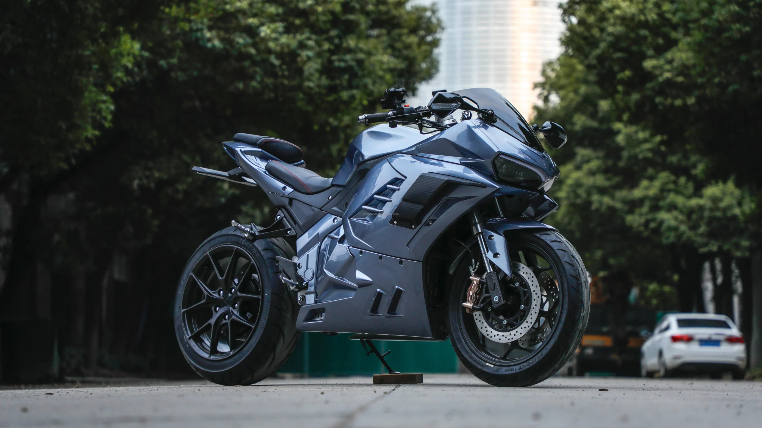 Full Size Sport Powerful 8000W  Electric  Motorcycle  Diavel 150km/h