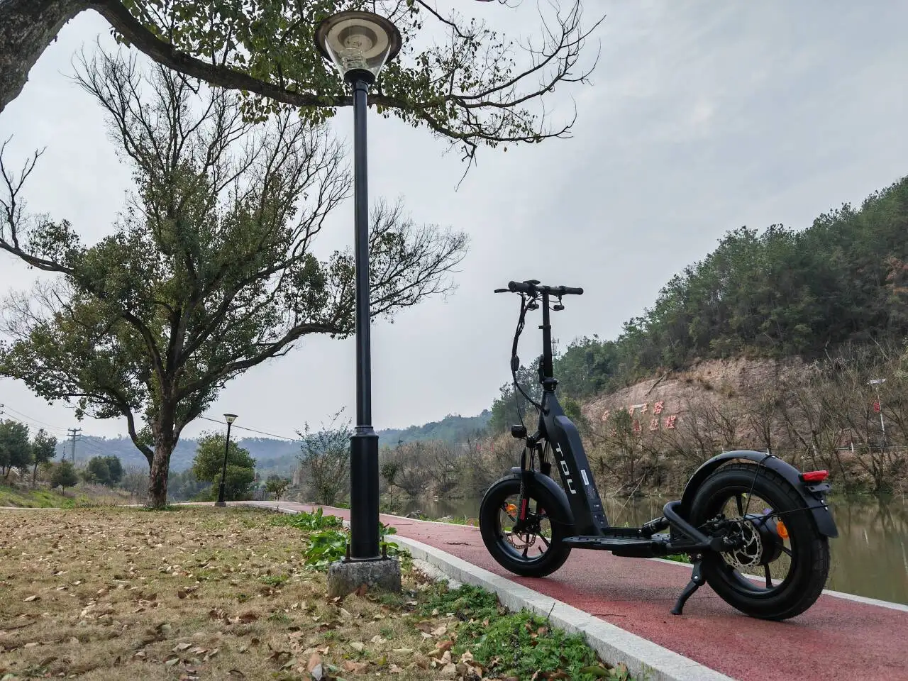 Fast Shipment HYD Mountain Electric Scooter 2000W Dual Motor E-Scooter