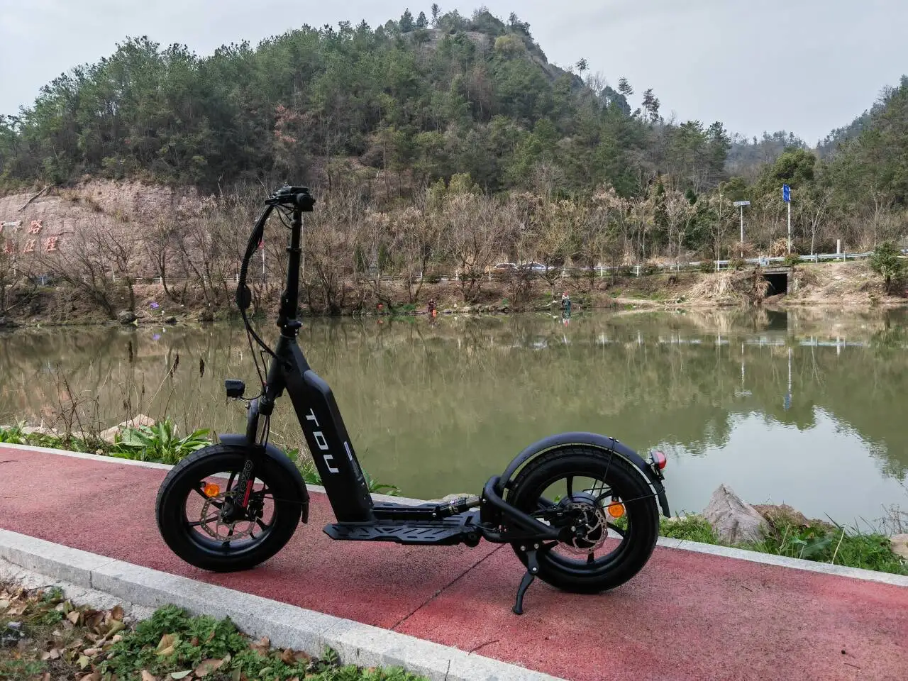 Fast Shipment HYD Mountain Electric Scooter 2000W Dual Motor E-Scooter