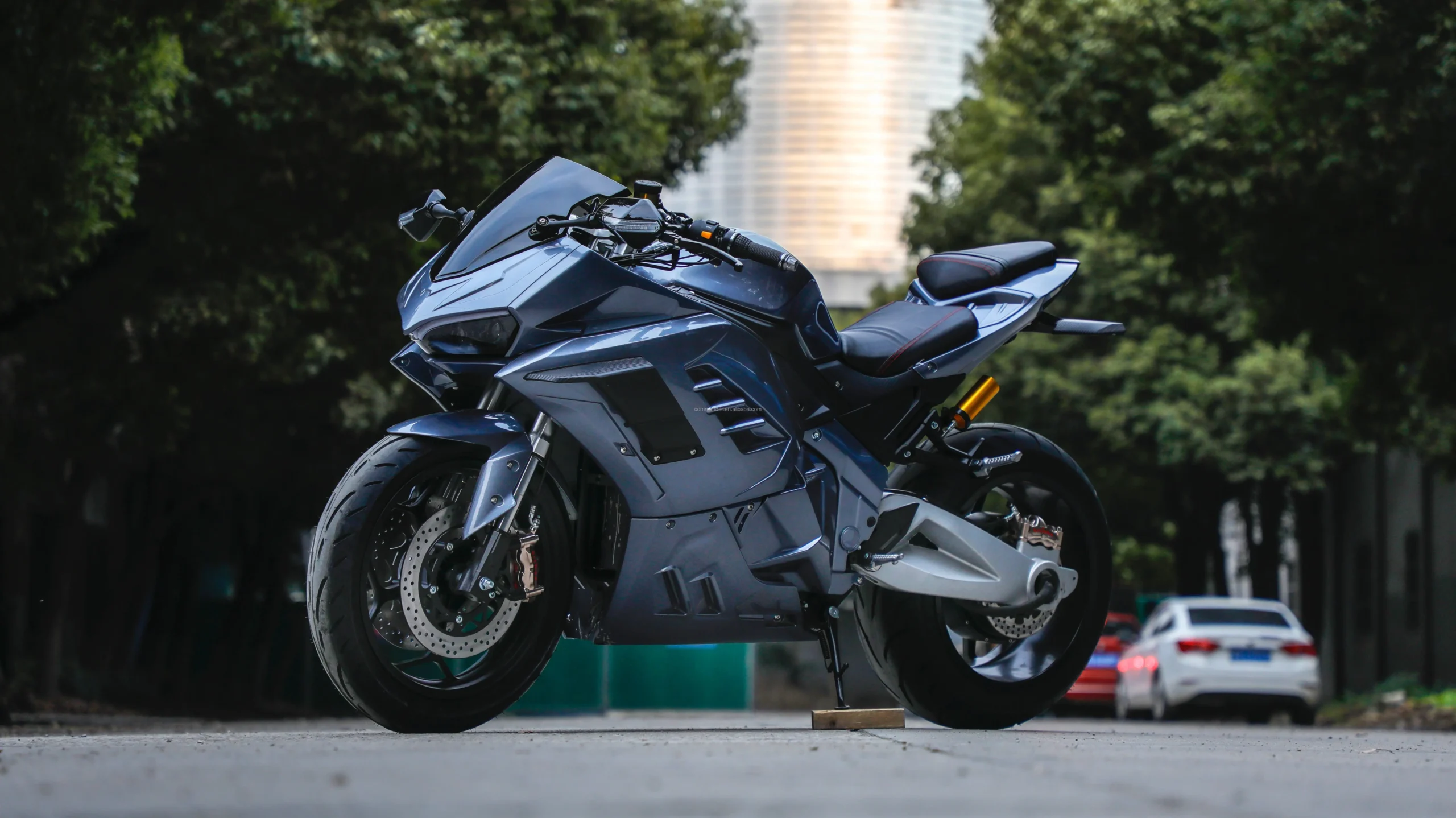 Full Size Sport Powerful 8000W  Electric  Motorcycle  Diavel 150km/h